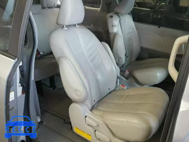 2011 TOYOTA SIENNA XLE 5TDYK3DC8BS098665 зображення 5