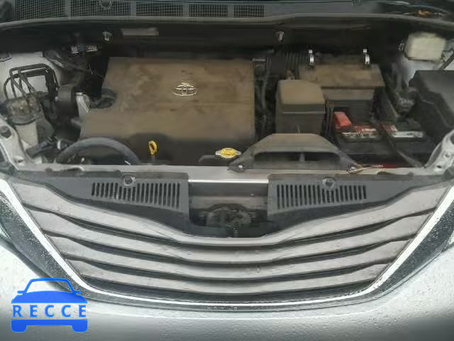 2011 TOYOTA SIENNA XLE 5TDYK3DC5BS129158 image 6