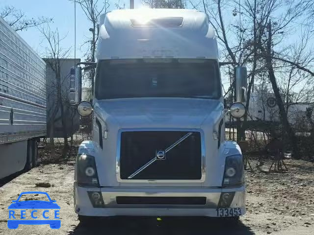 2011 VOLVO VNL 4V4NC9EJXBN534622 зображення 8