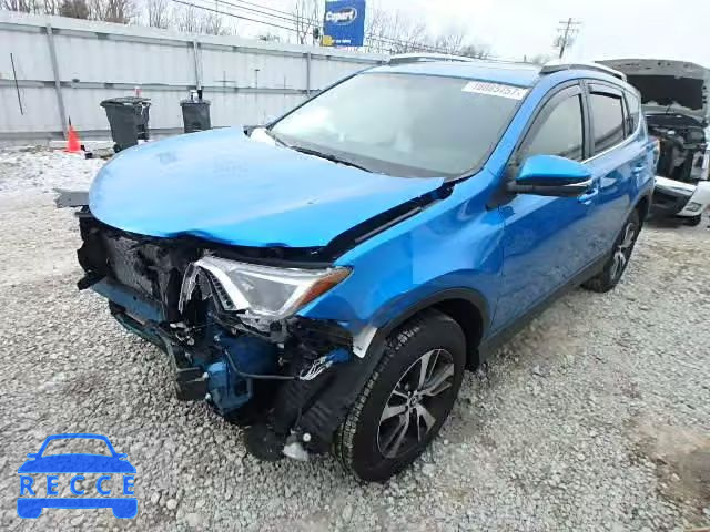 2016 TOYOTA RAV4 XLE JTMRFREV3GJ086908 image 1