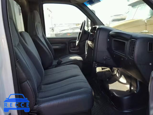 2003 CHEVROLET C5C042 550 1GBE5E1E83F510441 image 4