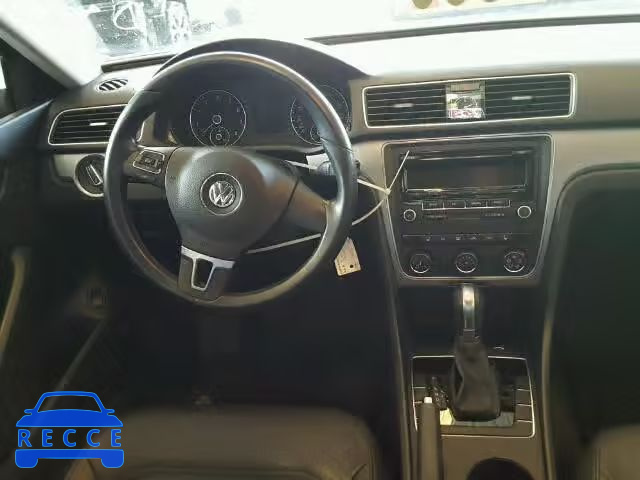 2015 VOLKSWAGEN PASSAT S 1VWAS7A37FC067246 image 9
