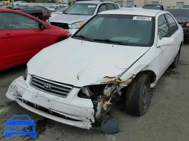 2000 TOYOTA CAMRY CE/L JT2BG22K1Y0446631 Bild 1