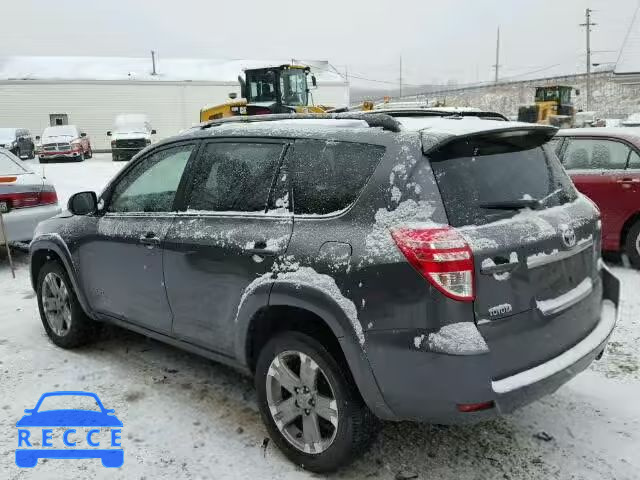 2009 TOYOTA RAV4 SPORT JTMBK32V495083249 Bild 2