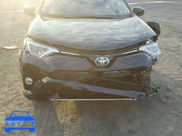 2017 TOYOTA RAV4 HV LE JTMRJREV7HD079930 зображення 8