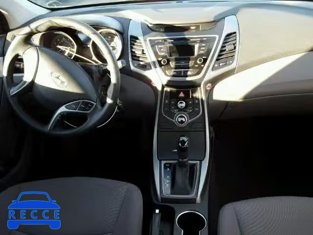 2016 HYUNDAI ELANTRA SE 5NPDH4AE0GH686825 image 8