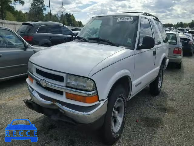 1998 CHEVROLET BLAZER 1GNCS18W2WK206804 image 1