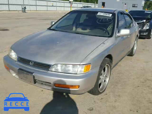 1996 HONDA ACCORD VAL 1HGCD5698TA214576 image 1