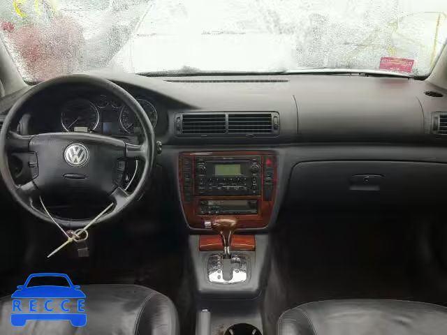 2005 VOLKSWAGEN PASSAT GLX WVWRU63B15E028217 image 8