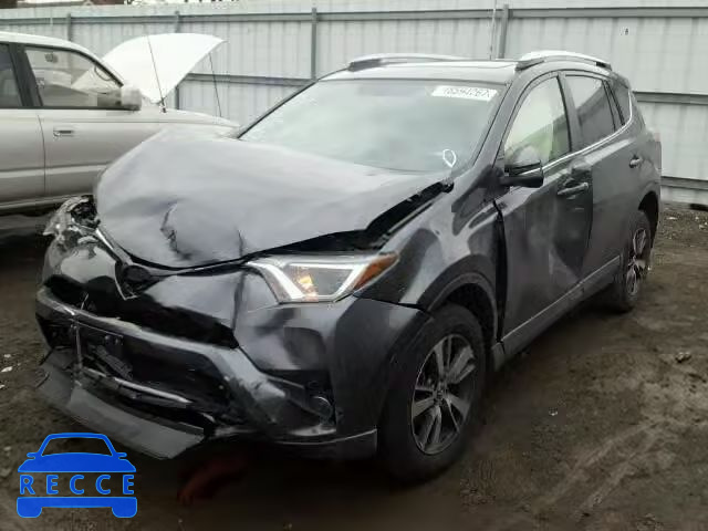 2016 TOYOTA RAV4 XLE JTMRFREV7GD183625 image 1