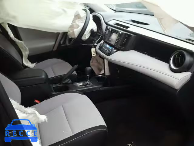 2016 TOYOTA RAV4 XLE JTMRFREV7GD183625 image 4