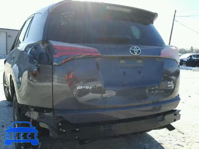 2016 TOYOTA RAV4 XLE JTMRFREV9GJ084497 image 9