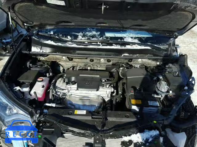 2016 TOYOTA RAV4 XLE JTMRFREV9GJ084497 image 6