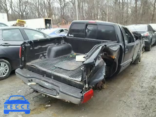 2002 CHEVROLET S10 1GCDT13WX2K197538 image 3