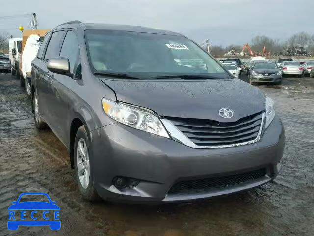 2015 TOYOTA SIENNA LE 5TDKK3DC2FS652763 image 0