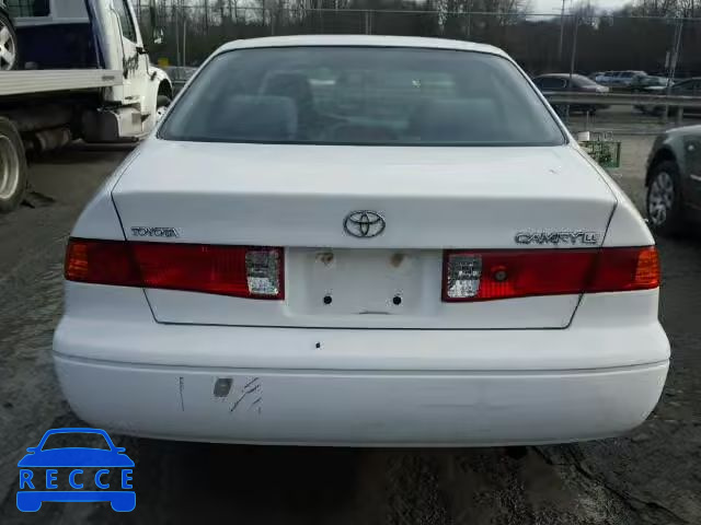 2000 TOYOTA CAMRY CE/L 4T1BG22K0YU972468 зображення 9