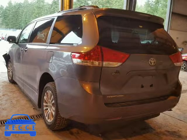 2011 TOYOTA SIENNA XLE 5TDYK3DC5BS112795 image 2