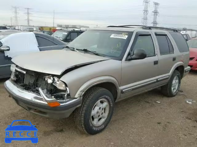 1998 CHEVROLET BLAZER 1GNDT13W6W2288903 image 1