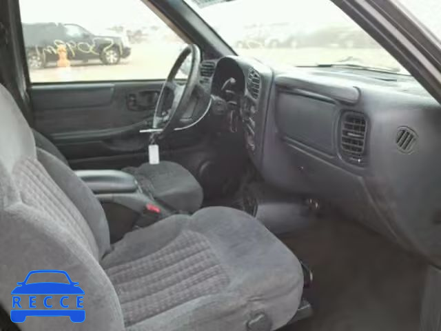 1998 CHEVROLET BLAZER 1GNDT13W6W2288903 image 4