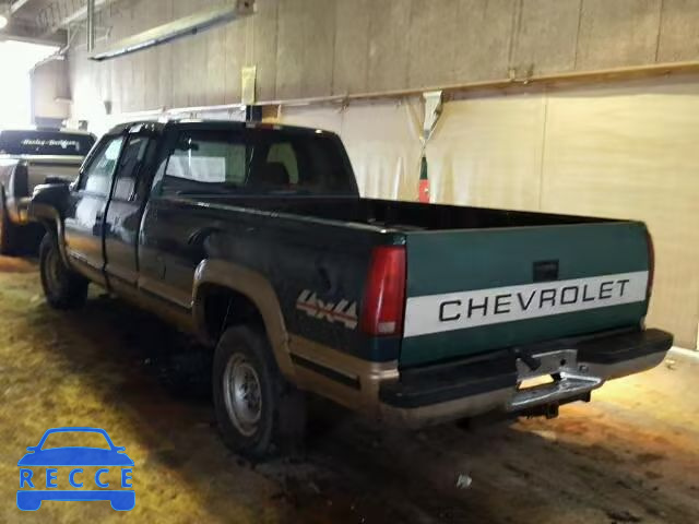 1996 CHEVROLET K2500 1GCGK29R5TE179441 image 2