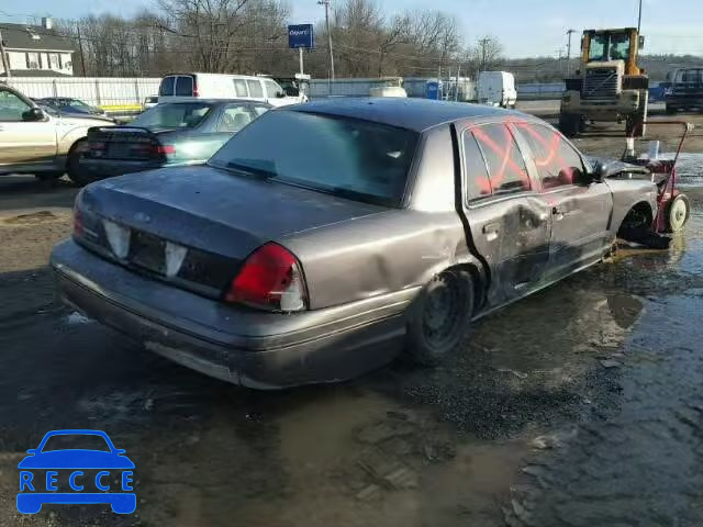 2004 FORD CROWN VICT 2FAFP71W5YX179981 image 3