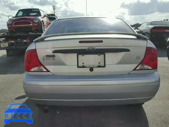 2000 FORD FOCUS SE/S 1FAFP3433YW313294 Bild 9