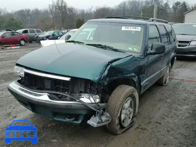 1998 CHEVROLET BLAZER 1GNDT13WXW2110542 зображення 1