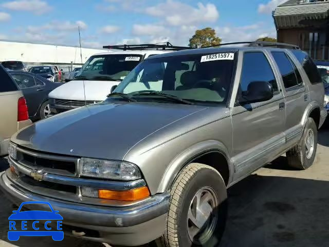 1998 CHEVROLET BLAZER 1GNDT13W4W2274613 Bild 1