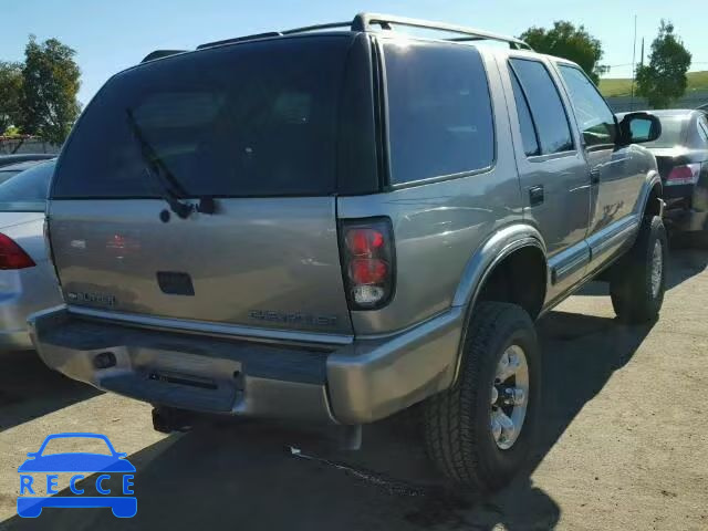 2000 CHEVROLET BLAZER 1GNDT13WXY2239657 image 3