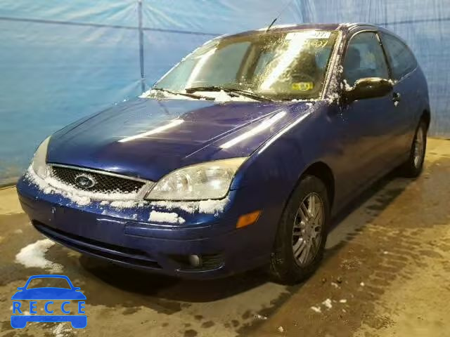 2005 FORD FOCUS ZX3 3FAHP31N25R134743 image 1