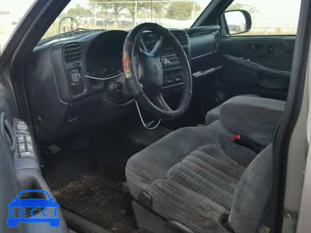 2000 CHEVROLET BLAZER 1GNDT13W5YK249867 image 9