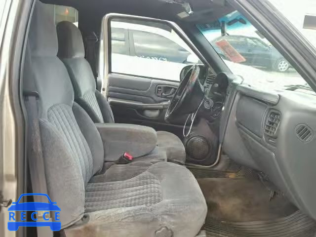 2000 CHEVROLET BLAZER 1GNDT13W5YK249867 image 4