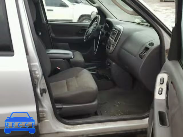 2004 FORD ESCAPE XLT 1FMYU93184KA80315 image 4