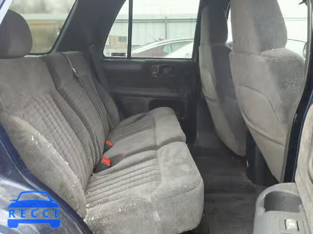 2002 CHEVROLET BLAZER 1GNDT13WX2K141655 image 5