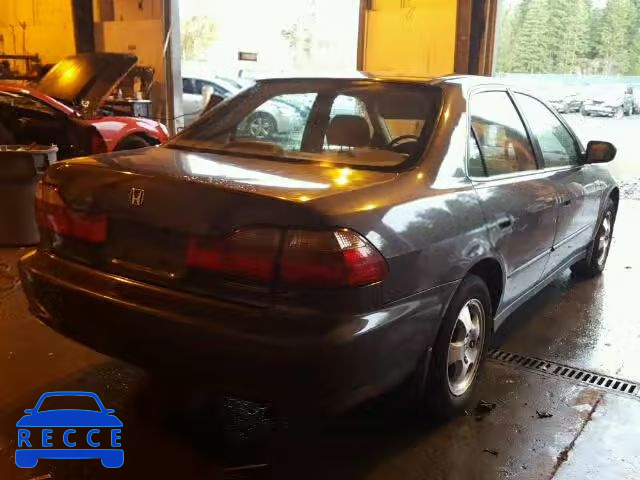 1999 HONDA ACCORD LX JHMCG5644XC031808 image 3