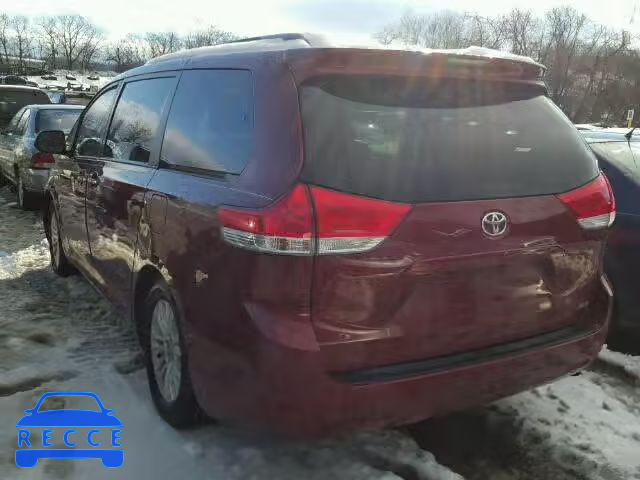 2011 TOYOTA SIENNA XLE 5TDYK3DC4BS131130 Bild 2