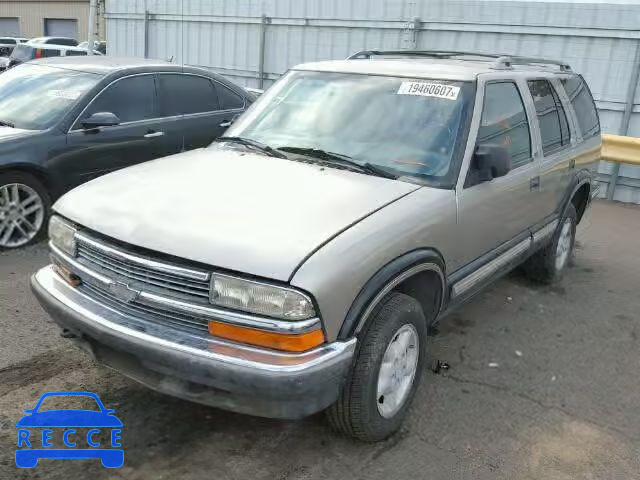 1998 CHEVROLET BLAZER 1GNDT13W9W2167086 image 1