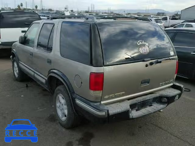 1998 CHEVROLET BLAZER 1GNDT13W9W2167086 image 2