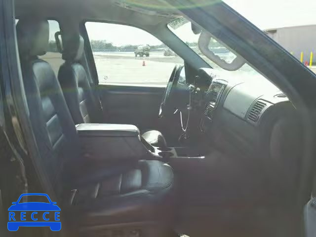 2004 FORD EXPLORER L 1FMDU75W64UB32427 image 4