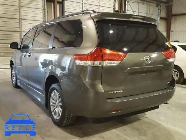 2011 TOYOTA SIENNA XLE 5TDYK3DC1BS099432 image 2