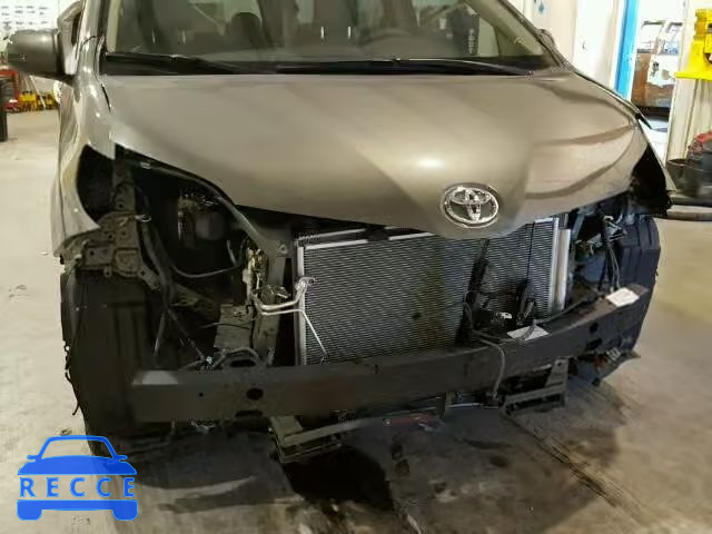 2011 TOYOTA SIENNA XLE 5TDYK3DC1BS099432 image 8