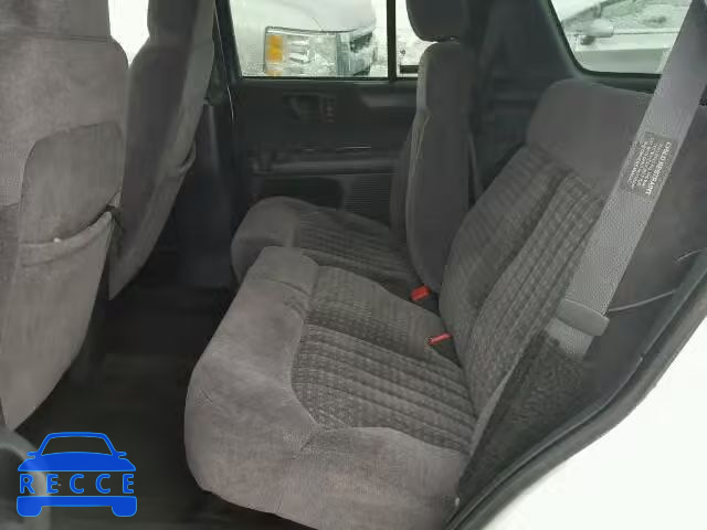 1998 CHEVROLET BLAZER 1GNDT13W8W2118879 image 5