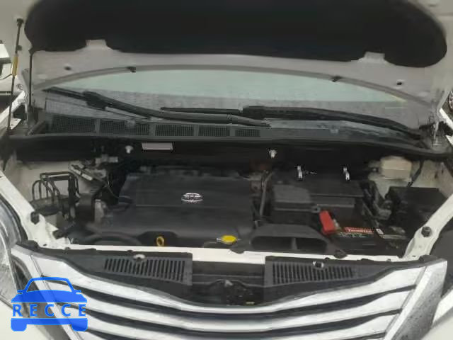 2011 TOYOTA SIENNA XLE 5TDDK3DC5BS008306 image 6