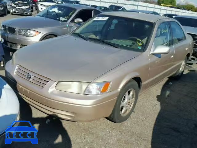 1997 TOYOTA CAMRY LE/X JT2BG22K7V0092836 image 1