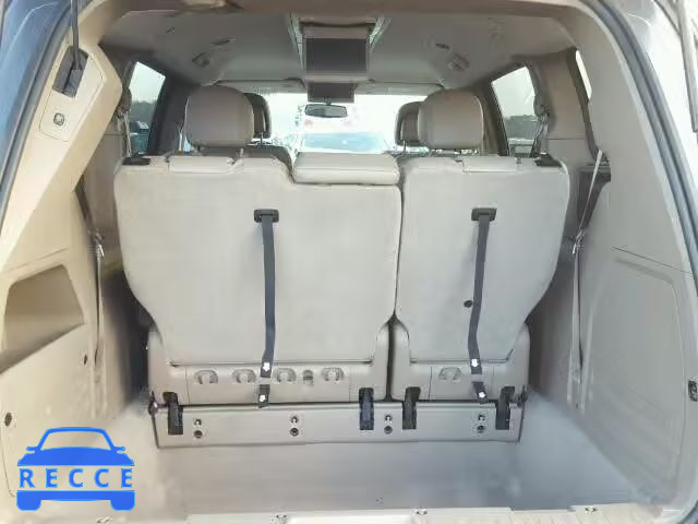 2011 VOLKSWAGEN ROUTAN SE 2V4RW3DG3BR738887 зображення 8