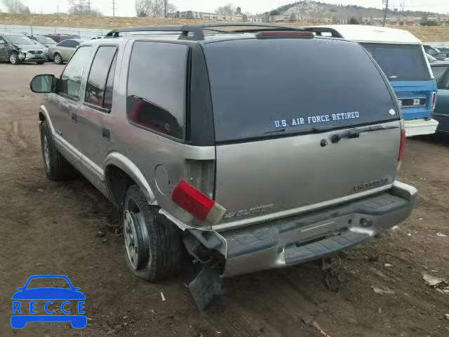 2002 CHEVROLET BLAZER 1GNDT13W02K161171 image 2