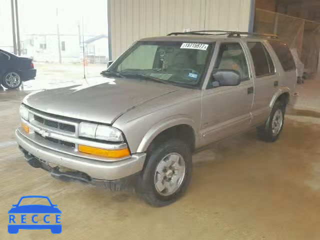 2002 CHEVROLET BLAZER 1GNDT13W12K225573 image 1