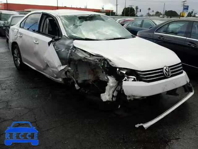 2015 VOLKSWAGEN PASSAT S 1VWAT7A38FC006047 зображення 0