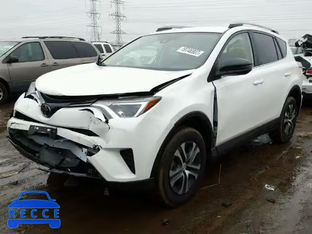 2017 TOYOTA RAV4 LE JTMBFREV5HJ107549 image 1