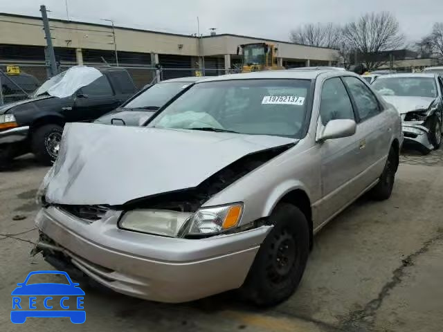 1999 TOYOTA CAMRY CE/L 4T1BG22K9XU586565 Bild 1